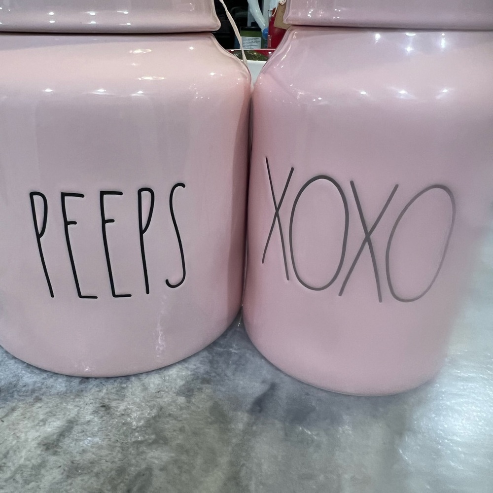 Rae Dunn “XOXO” pink canister with lid - Picture 6 of 6